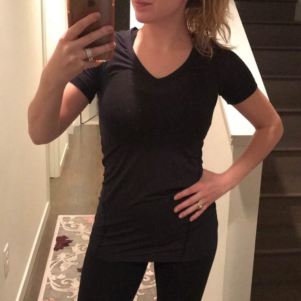 Lululemon workout top